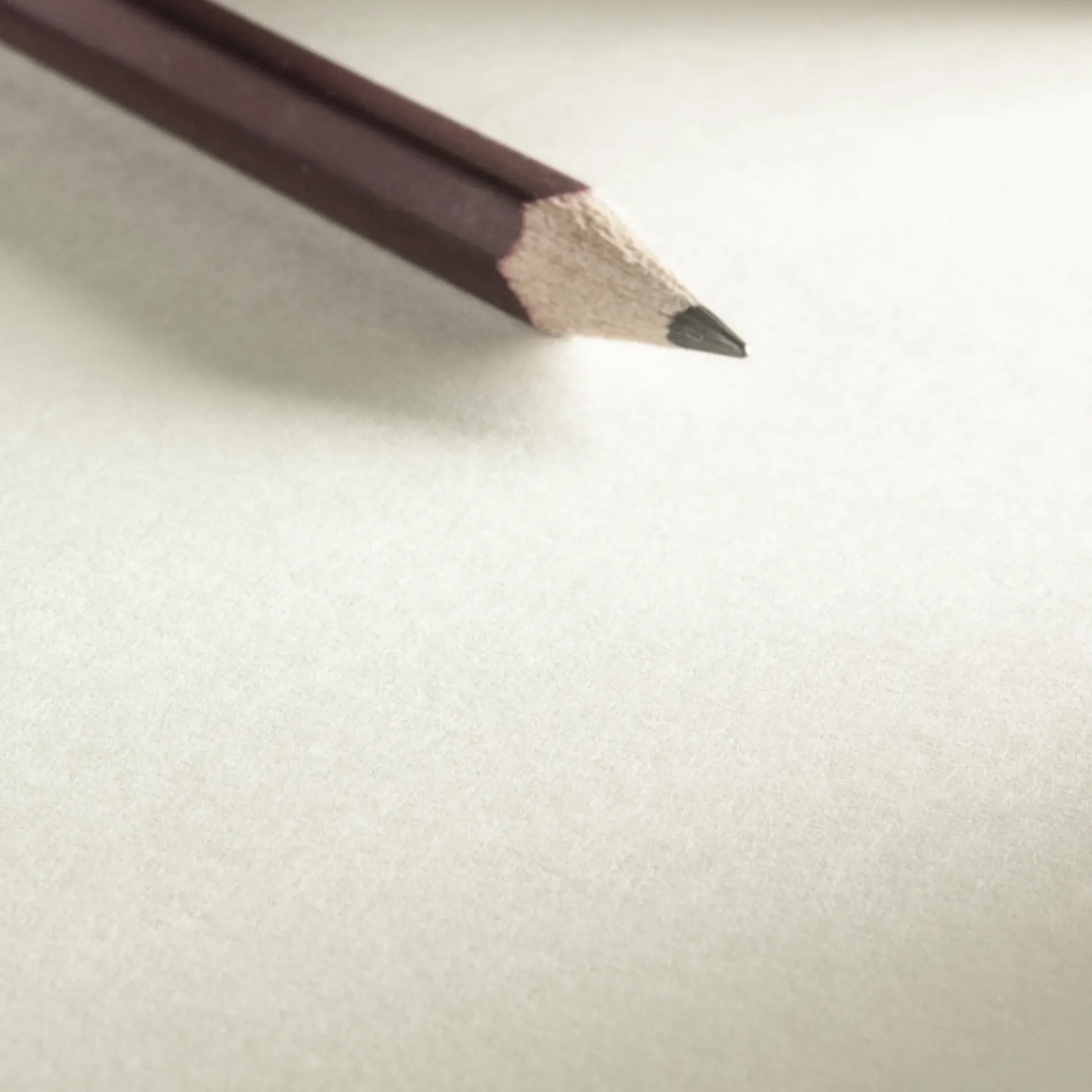Sketchpad Quattro Hahnemühle este un bloc de desen premium, conceput pentru artiști și pasionații de tehnici mixte. Formatul pătrat de 30 x 30 cm oferă libertate creativă și este ideal pentru schițe, ilustrații, studii artistice și proiecte de art journaling.