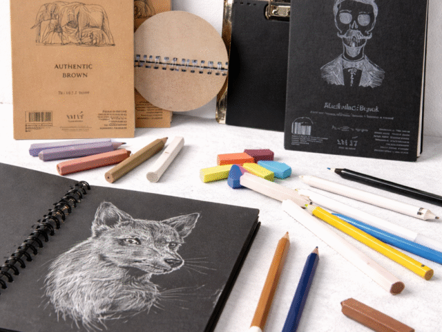 Blocuri cu hârtie colorată – inspirație pentru desen și ilustrație
