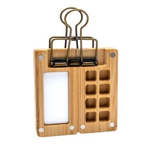 Mini Paletă de Pictură din Bambus Hahnemühle Mini-paleta de pictură din bambus Hahnemühle este partenerul ideal pentru momentele de creativitate în deplasare. Cu dimensiunile sale reduse, de doar 6×6 cm, încape în orice geantă și este mereu la îndemână.